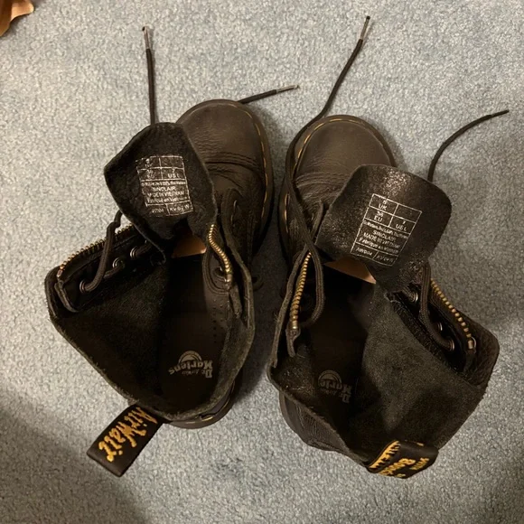 Dr. Martens Sinclair Boots - Picture 12 of 12